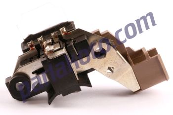 Vertex IM208 Mitsubishi Kamyonet Şarj Konjektör 12V